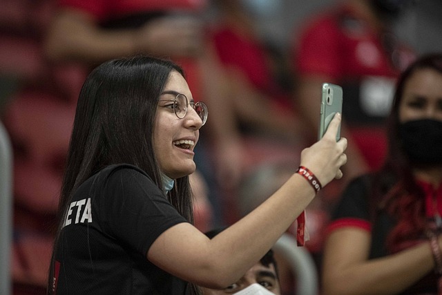 布朗谈自己得分里程碑时感叹：勒布朗咋拿到42000分的啊